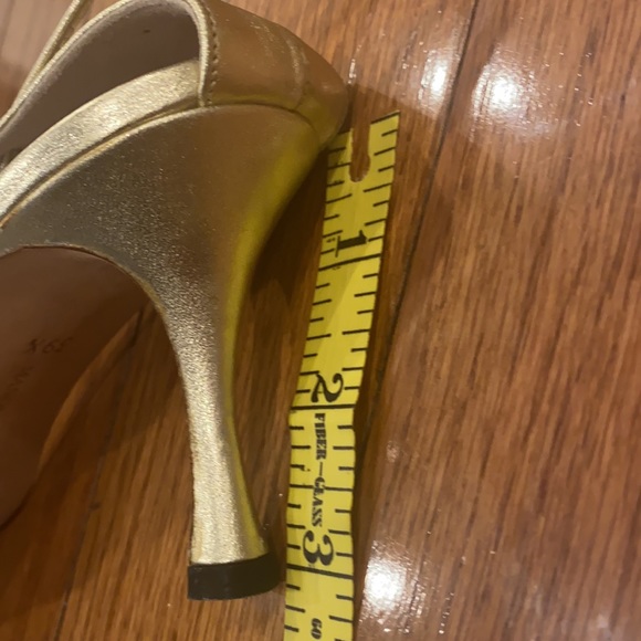 Classic Manolo Blahnik Sernesi Strappy Sandal - Picture 12 of 12